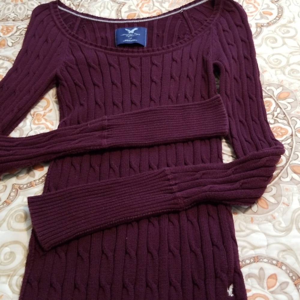 Maroon sweater